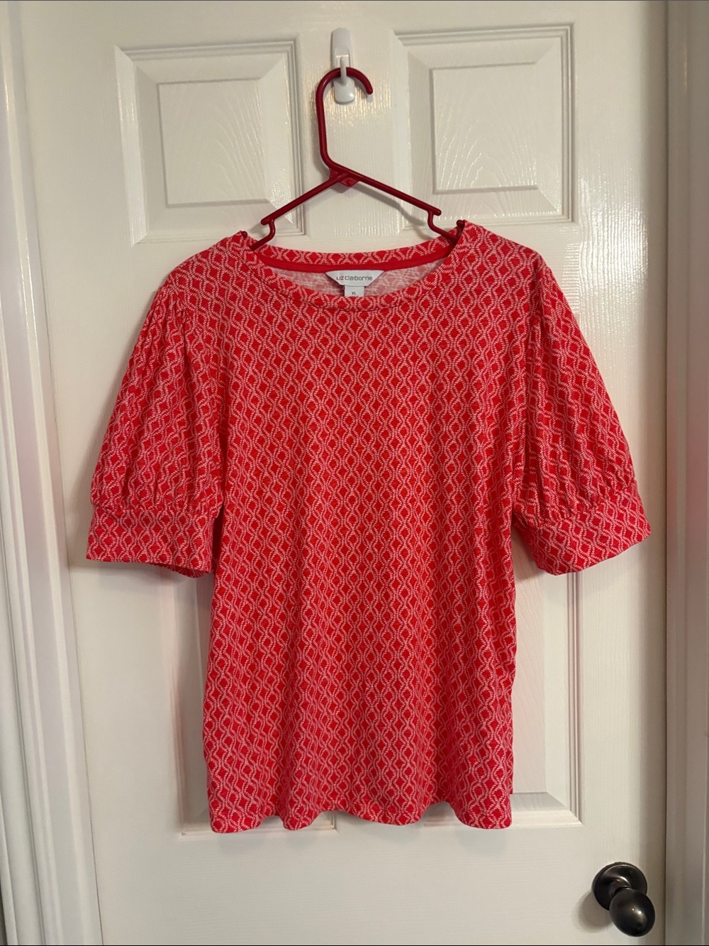 Liz Claiborne Coral Geometric Puff-Sleeve Top